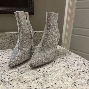 Betsey Johnson Women's Cady Ankle
Boot 9.5Wide Rhinestone